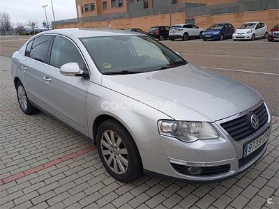 Usado VW Passat Edition 110 CV (80 kW) 2009 Gris / plata Berlina