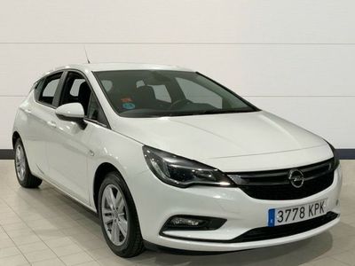 Usado Opel Astra Selective 125 CV (91 kW) 2018 Blanco Familiar