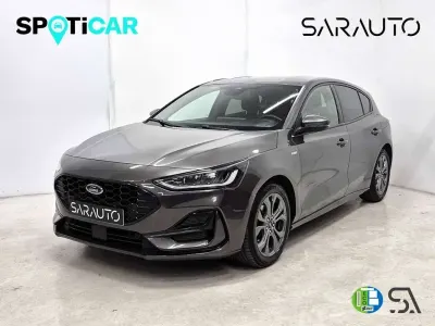 Usado Ford Focus ST-Line 155 CV (114 kW) 2023 Gris Utilitario