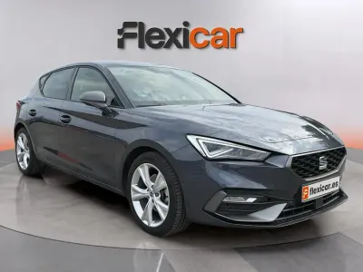 Usado Seat Leon FR 116 CV (85 kW) 2025 Amarillo Familiar