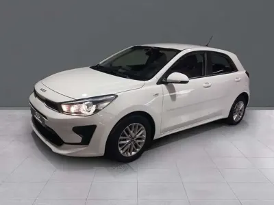 Usado Kia Rio 101 CV (74 kW) 2022 Blanco Berlina