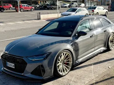 Usado Audi RS6 Ambiente 600 CV (441 kW) 2020 Gris / plata Familiar
