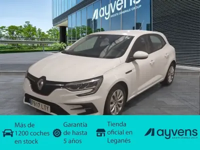 Usado Renault Mégane II Life 115 CV (84 kW) 2021 Blanco Berlina
