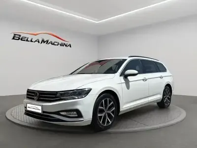 Usado VW Passat Executive 150 CV (110 kW) 2022 Blanco Familiar