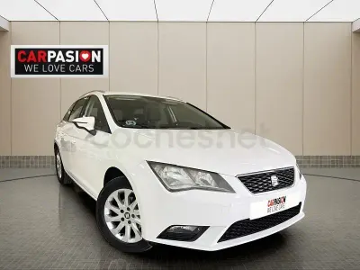 Usado Seat Leon Style 105 CV (77 kW) 2014 Blanco Familiar