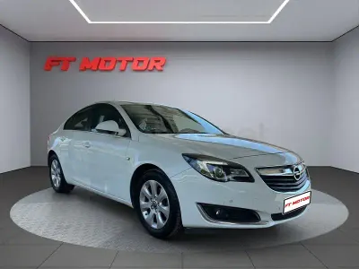 Usado Opel Insignia Selective 136 CV (100 kW) 2016 Blanco Berlina