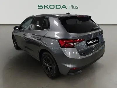 Usado Skoda Fabia Selection 95 CV (69 kW) 2025 Gris Utilitario