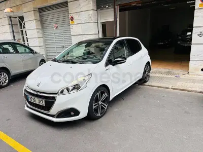 Używany Peugeot 208 GT-line 120 KM (88 kW) 2017 Biały Hatchback