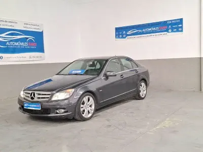 Usado Mercedes C200 Elegance 136 CV (100 kW) 2011 Gris / plata Familiar