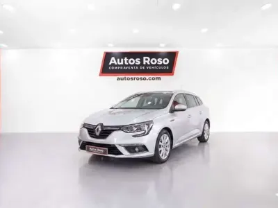Usado Renault Mégane GrandTour Zen 140 CV (102 kW) 2021 Plateado Familiar