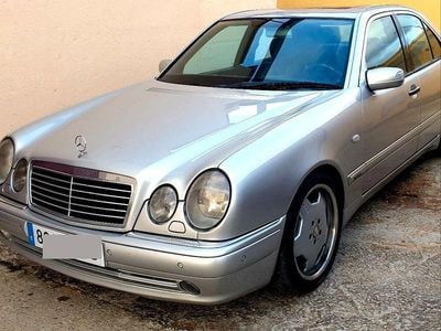 Usado Mercedes E55 AMG AMG 354 CV (260 kW) 1999 Gris