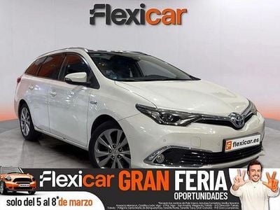 Usado Toyota Auris Hybrid Active 136 CV (100 kW) 2017 Blanco Familiar