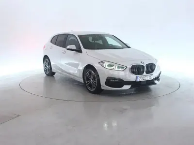 Usado BMW 116 Shadowline 116 CV (85 kW) 2021 Blanco Utilitario