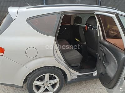 Usado Seat Altea XL Reference 105 CV (77 kW) 2012 Gris / plata Monovolumen