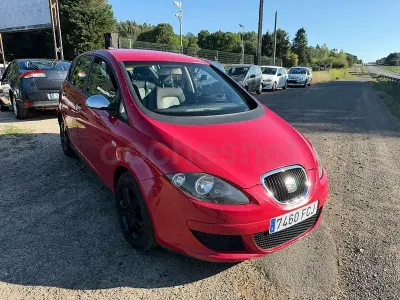 Usado Seat Altea Sport 105 CV (77 kW) 2006 Rojo Monovolumen