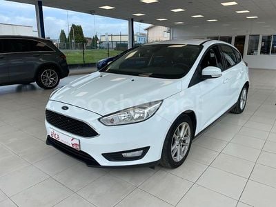 Usado Ford Focus Trend 95 CV (69 kW) 2018 Blanco Berlina