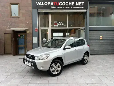 Usado Toyota RAV4 Sol 152 CV (111 kW) 2007 Gris / plata SUV