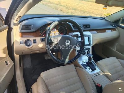 Usado VW Passat Highline 170 CV (125 kW) 2007 Negro Berlina