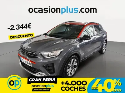 Usado Kia Stonic GT-Line 120 CV (88 kW) 2023 Gris SUV