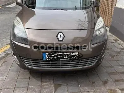 Usado Renault Scenic E-Tech Dynamique 130 CV (95 kW) 2010 Marrón Monovolumen
