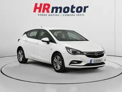 Usado Opel Astra Selective 110 CV (80 kW) 2017 Blanco Berlina