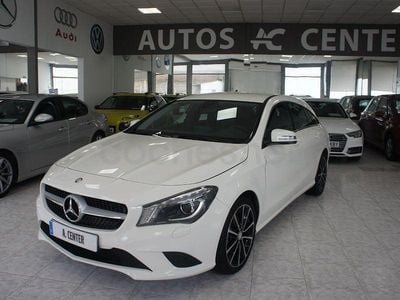 Usado Mercedes CLA200 Shooting Brake 136 CV (100 kW) 2016 Blanco Familiar
