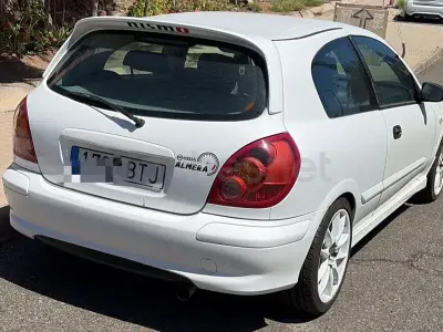 Usado Nissan Almera 114 CV (83 kW) 2002 Blanco Berlina
