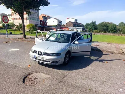 Usado Seat Toledo Sport 110 CV (80 kW) 1999 Gris / plata Berlina