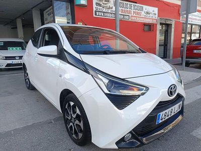 Blanco Usado 2020 Toyota Aygo X-play Utilitario | 9500 € (Precio justo)