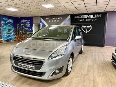 Gris / plata Usado 2015 Peugeot 5008 Access Monovolumen | 10.500 € (Un poco caro)