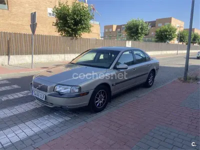 Usado Volvo S80 170 CV (125 kW) 2003 Gris / plata Berlina