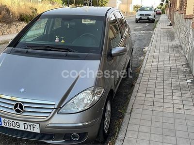 Begagnad Mercedes A180 Elegance 109 HK (80 kW) 2005 Grå Minibuss