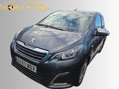 Usado Peugeot 108 Active 72 CV (52 kW) 2021 Gris