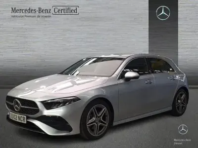 Usado Mercedes A180 136 CV (100 kW) 2026 Plata hightech