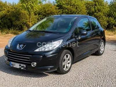 Usado Peugeot 307 90 CV (66 kW) 2007 Negro Berlina