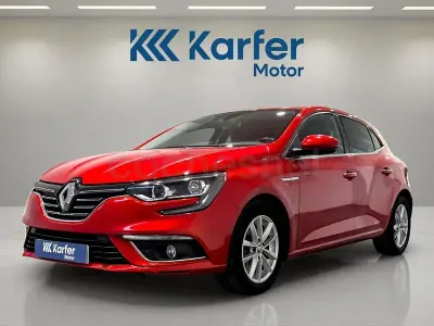 Usado Renault Mégane Zen 110 CV (80 kW) 2016 Rojo Berlina