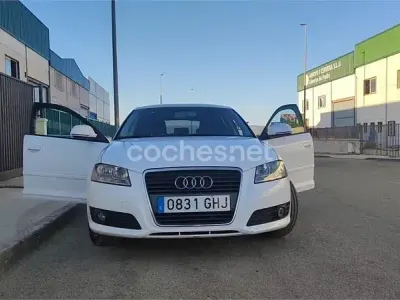 Usado Audi A3 Ambition 105 CV (77 kW) 2009 Blanco Utilitario