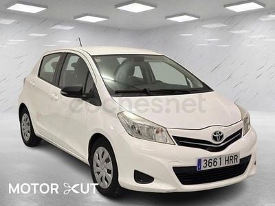 Usado Toyota Yaris Active 90 CV (66 kW) 2013 Blanco Utilitario