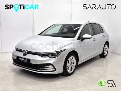 Usado VW Golf VIII Life 115 CV (84 kW) 2021 Gris / plata Berlina