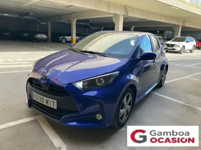 Usado Toyota Yaris Hybrid Active 116 CV (85 kW) 2025 Azul