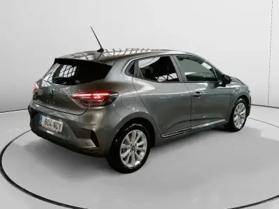 Usado Renault Clio Evolution 101 CV (74 kW) 2025 Gris Utilitario