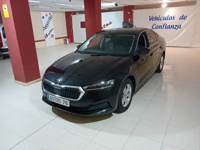 Usado Skoda Octavia Ambition 115 CV (84 kW) 2022 Negro