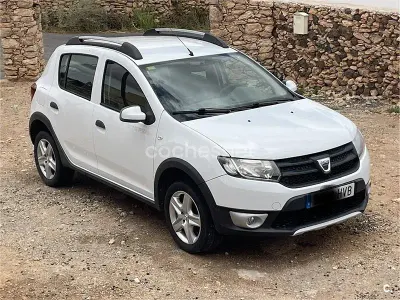 Usado Dacia Sandero Stepway 90 CV (66 kW) 2013 Blanco Berlina