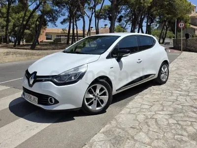 Usado Renault Clio IV LIMITED 75 CV (55 kW) 2015 Blanco Berlina