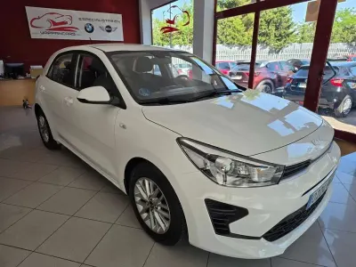 Usado Kia Rio 100 CV (73 kW) 2022 Blanco Utilitario
