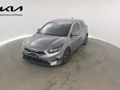Begagnad Kia Ceed 101 HK (74 kW) 2025 Grå Halvkombi