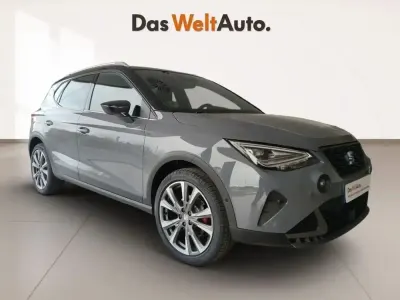 Usado Seat Arona FR 116 CV (85 kW) 2025 Gris SUV