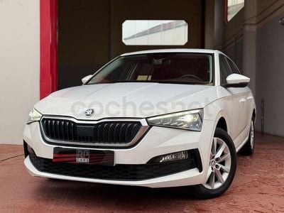 Usado Skoda Scala Style 115 CV (84 kW) 2020 Blanco Utilitario