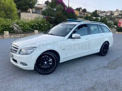 Usado Mercedes C200 136 CV (100 kW) 2010 Blanco Familiar