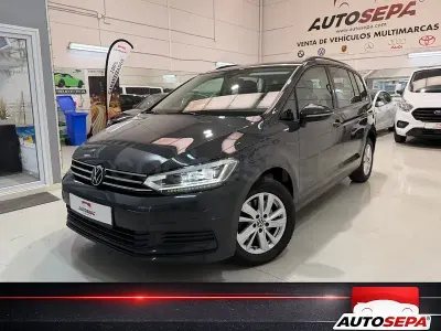 Usado VW Touran Business 122 CV (89 kW) 2021 Gris / plata Monovolumen